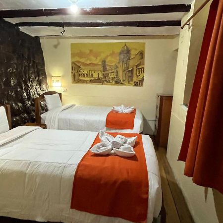 Hostal Andenes De Alabado Hotel กุสโก ภายนอก รูปภาพ