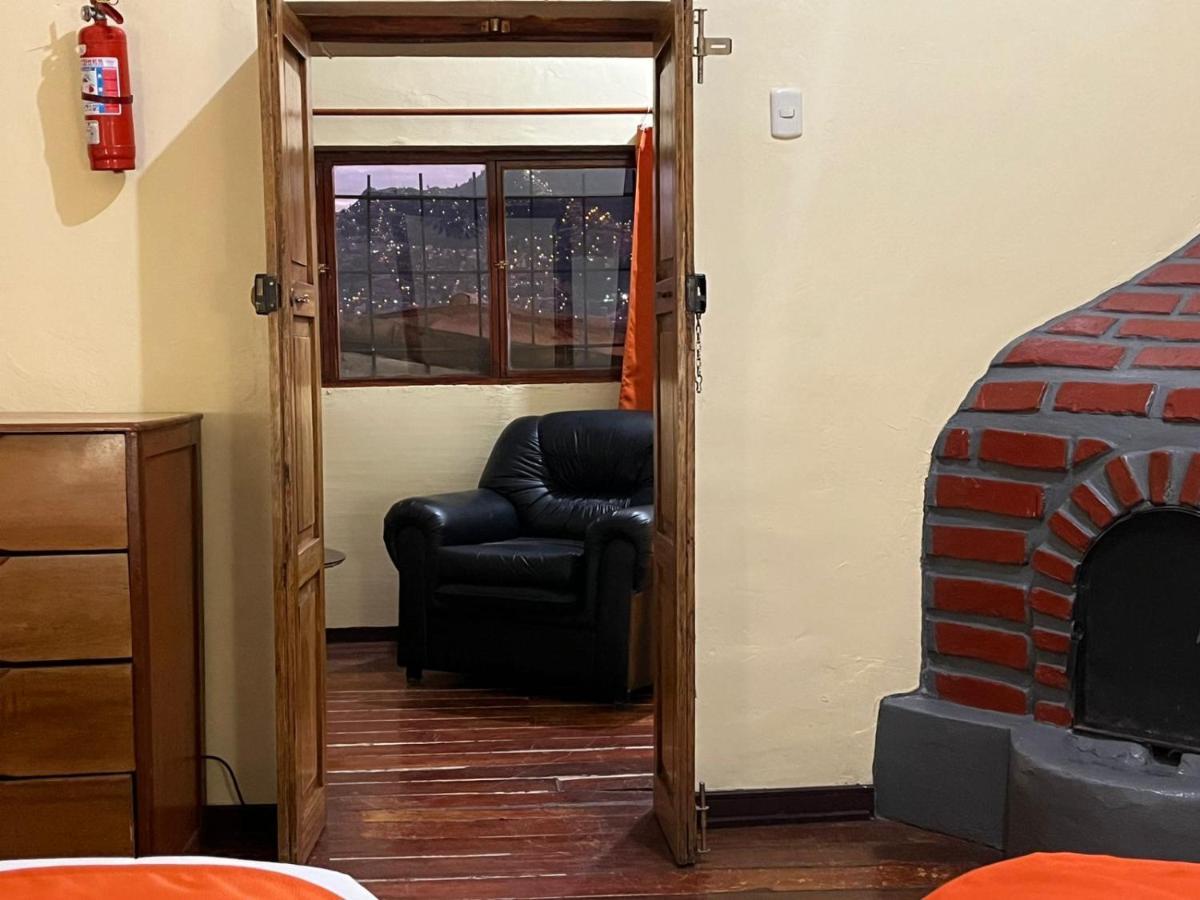 Hostal Andenes De Alabado Hotel กุสโก ภายนอก รูปภาพ